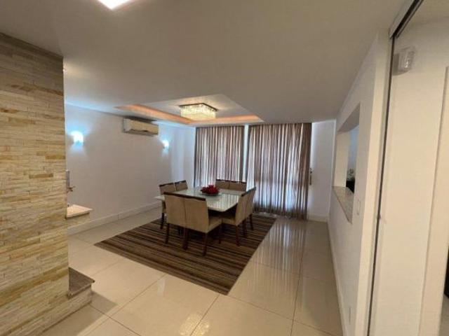Casa semi mobiliada de 3 dormitórios e 4 vagas no bairro Cascata