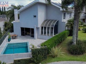Casa Semi Mobiliada em Condomínio Fechado, com 5 Quartos, Bairro Campo Comprido