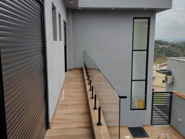 Casa Semi Nova Cond. Valville 1