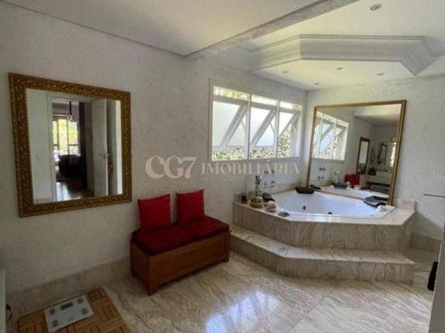 Casa Semi Térrea com 2000m² de Terreno no Tamboré, Barueri