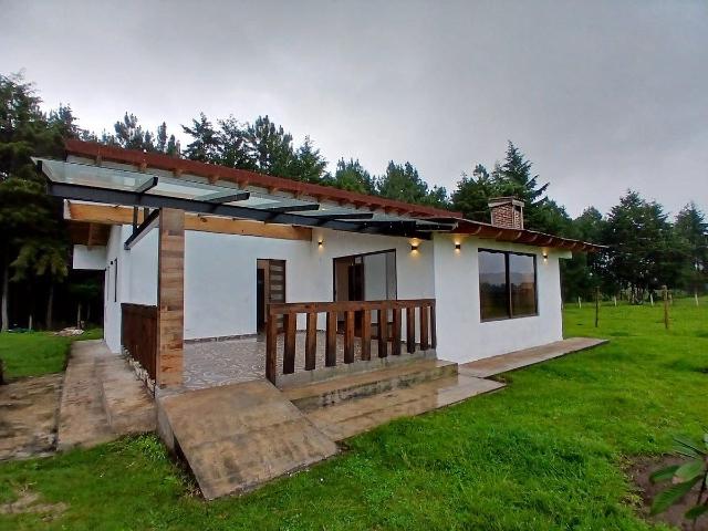 Casa semiamueblada con amplio jardín en renta en Godínez