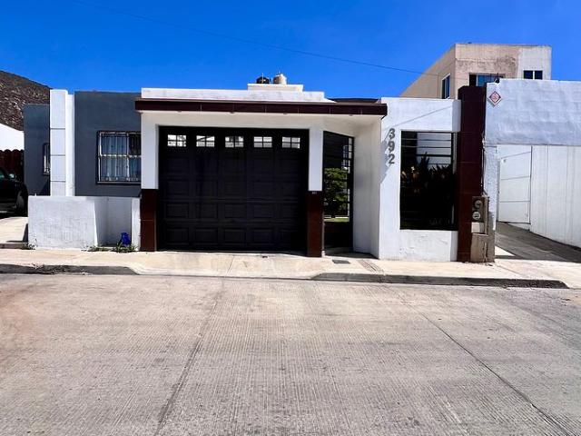 Casa semiamueblada en renta