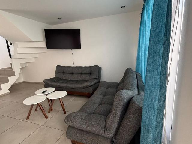 Casa semiamueblada en ?urea
