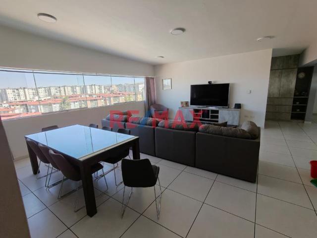 Casa Semicomercial En Venta