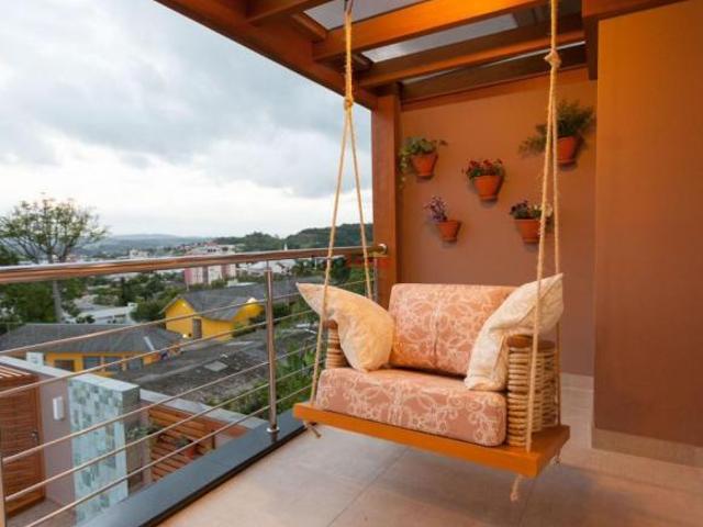 Casa semimobiliada com piscina e espaço gourmet no Centro de Parobé