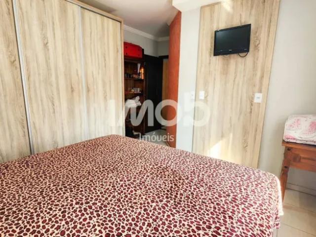 Casa semimobiliada com 1 suíte + 2 quartos, Jaraguá Esquerdo