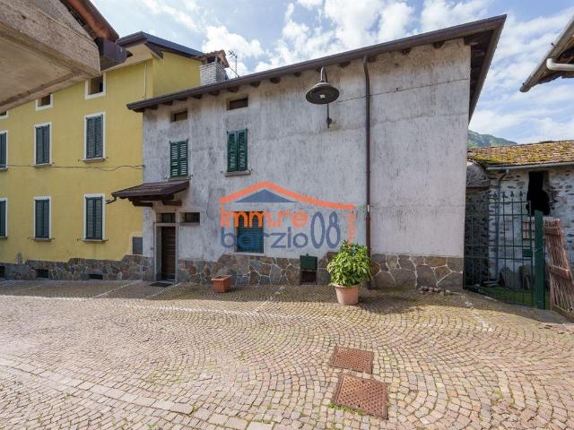 Casa Semindipendente 6 vani 83mq