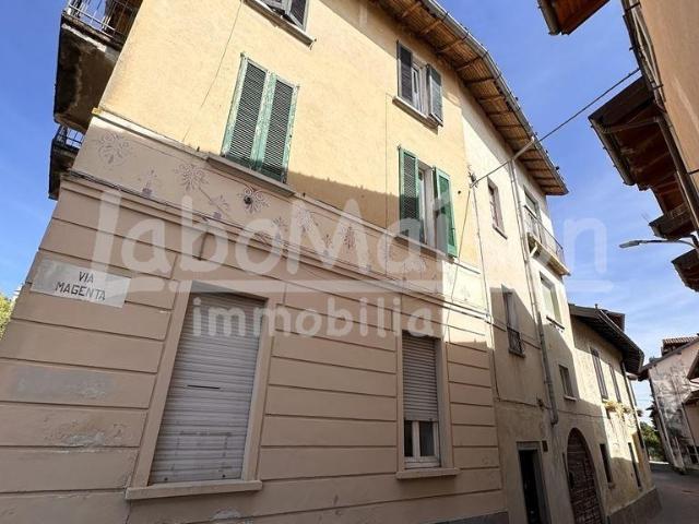 Casa Semindipendente 8 vani 250mq
