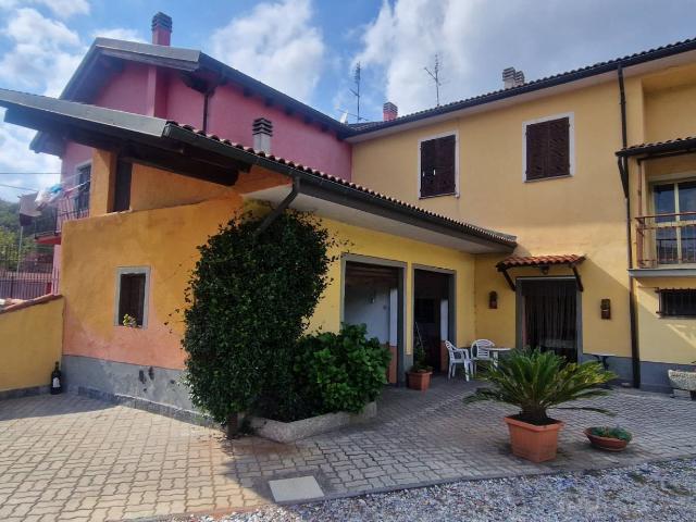 Casa Semindipendente in vendita a Cairo Montenotte, San Giuseppe