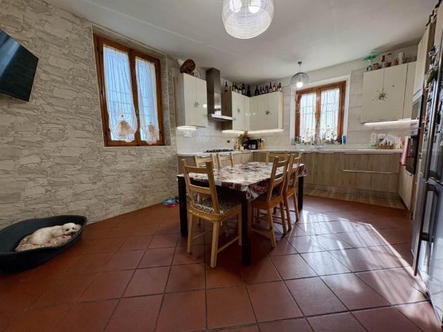 Casa semindipendente in vendita a Campi Bisenzio, Capalle