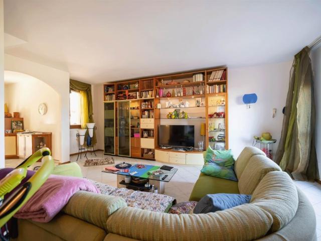 Casa semindipendente in vendita a Campi Bisenzio via delle Betulle