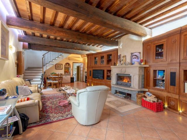 Casa semindipendente in vendita a Campi Bisenzio via San Paolo, San Piero A Ponti