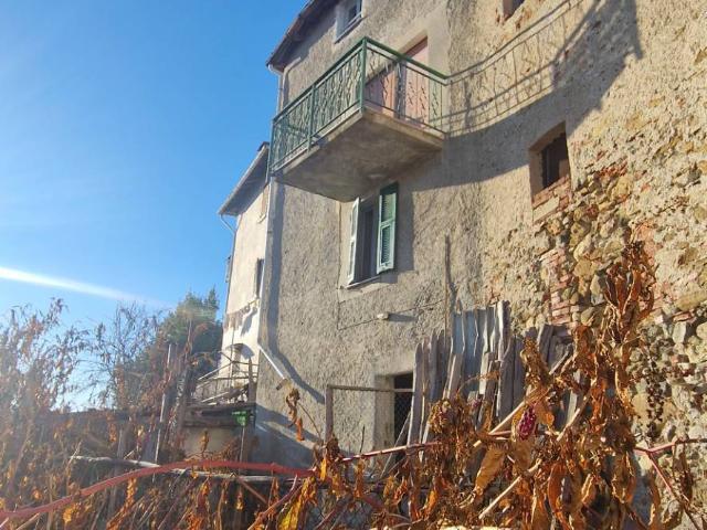 Casa Semindipendente in vendita a Carcare