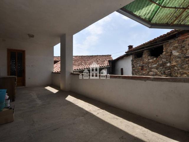 Casa semindipendente in vendita a Castelnuovo Nigra, Villa Castelnuovo