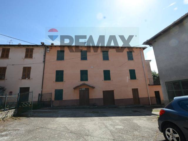 Casa Semindipendente in vendita a Cengio, Rocchetta Cengio