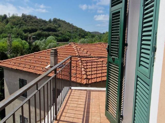 Casa Semindipendente in vendita a Altare