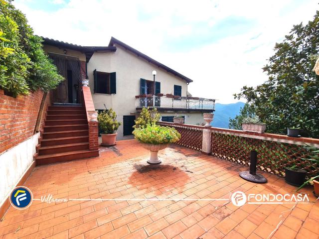 Casa semindipendente in vendita a Borghetto d'Arroscia, Gavenola