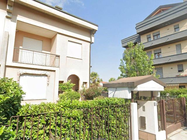 Casa semindipendente in vendita a Brugherio