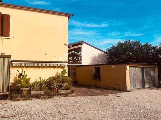 Casa semindipendente in vendita a Goito strada passeggiata 5