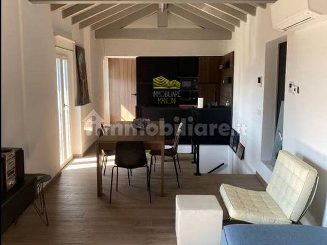 Casa Semindipendente in vendita a Gargnano