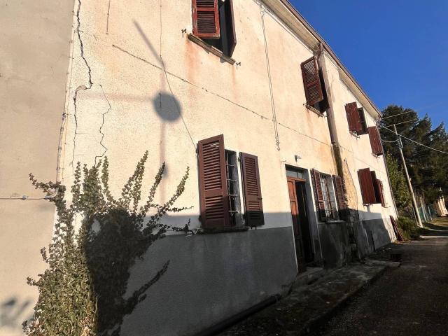 Casa semindipendente in vendita a Gropparello, Montechino