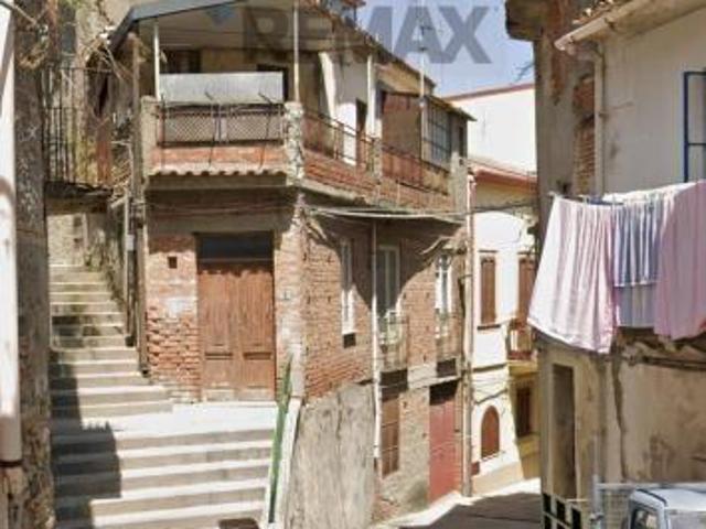 Casa Semindipendente in vendita a Gualtieri Sicaminò