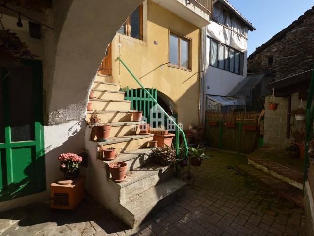 Casa semindipendente in vendita a Issiglio
