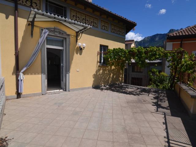 Casa Semindipendente in vendita a Lecco, Pescarenico
