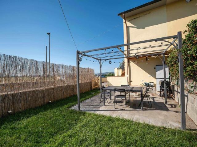 Casa semindipendente in vendita a Lecore, Signa