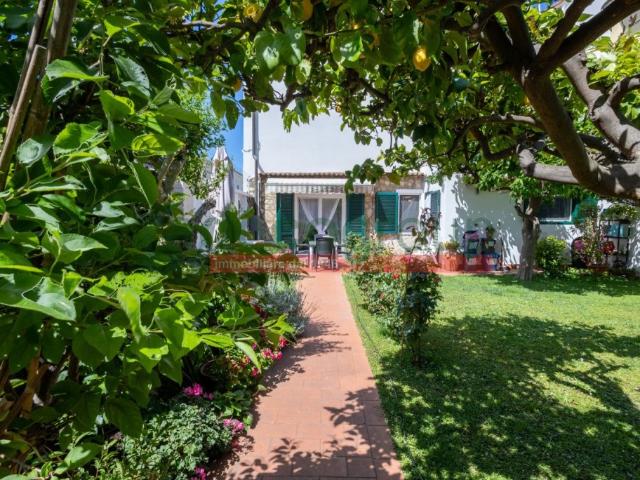 Casa indipendente in vendita a Livorno via San Simone, 46, Ardenza