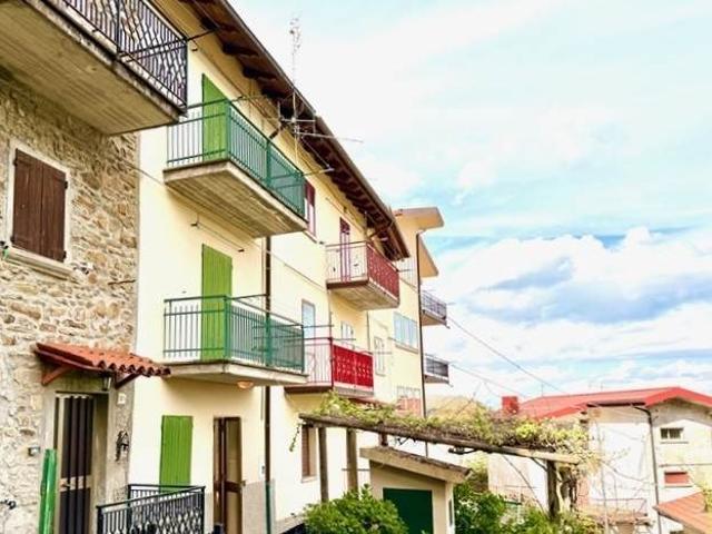 Casa semindipendente in vendita a Lizzano in Belvedere, Vidiciatico