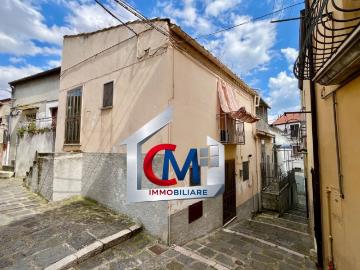 Casa semindipendente in vendita a Melfi vico Lucano 4