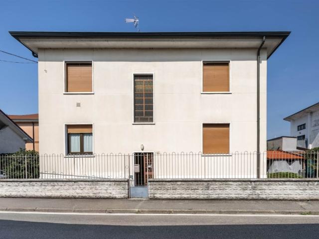 Casa semindipendente in vendita a Melzo via venezia 14