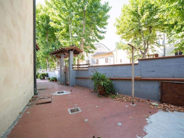Casa semindipendente in vendita a Signa via 25 Aprile