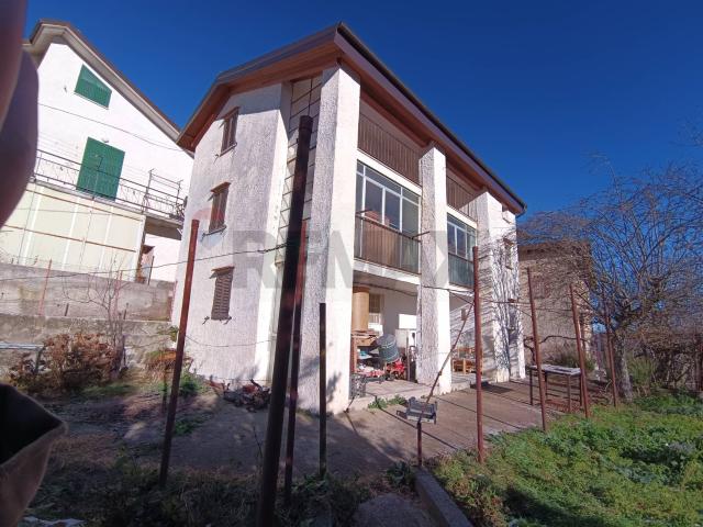 Casa Semindipendente in vendita a Pallare, Biestro