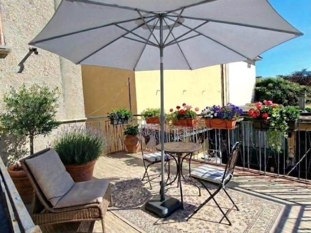 Casa semindipendente in vendita a Prato via di nebbiaia snc, Tavola