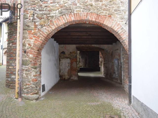 Casa Semindipendente in vendita a Roccavignale, Strada