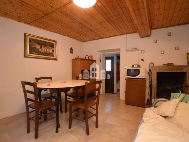 Casa semindipendente in vendita a Val di Chy, Lugnacco