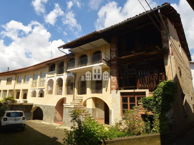 Casa semindipendente in vendita a Val di Chy, Lugnacco