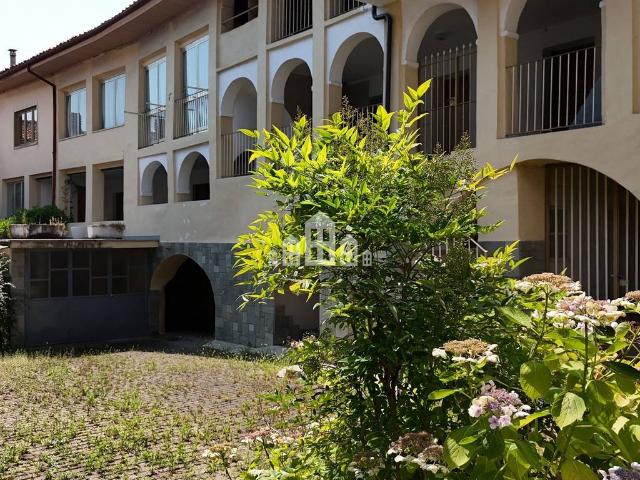 Casa semindipendente in vendita a Val di Chy, Lugnacco