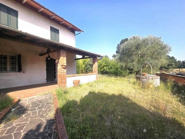 Casa semindipendente in vendita ad Altopascio via Mazzei, Spianate