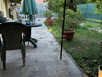 Casa Semindipendente in affitto a Carrara via Lunense, 4, arredato, giardino privato, posto auto TrovaCasa
