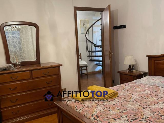 casa semindipendente in Affitto a Massa