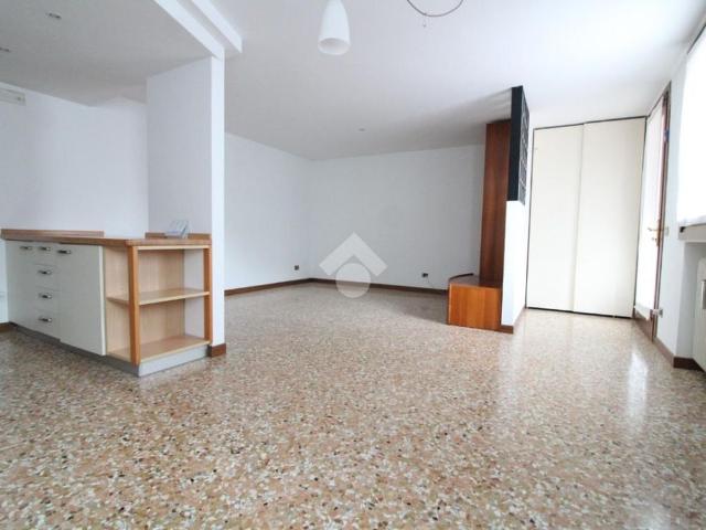 Casa semindipendente in affitto