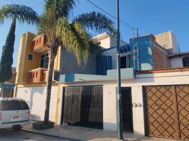 ?CASA SEMINUEVA ?