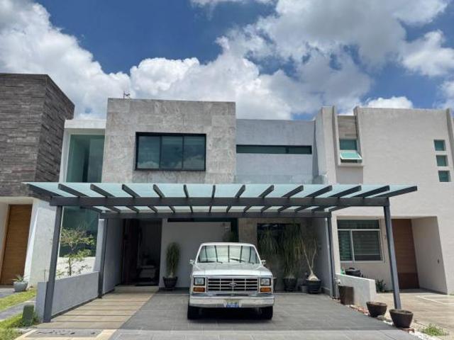 CASA SEMINUEVA DE 4 RECÁMARAS EN FRAC. BOSQUE CEDROS, ZONA PREPA TEC, GALERÍAS SUR, SANTA ANITA