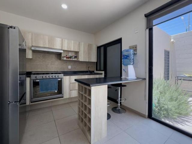 CASA SEMINUEVA EN VENTA EN PUERTA NATURA