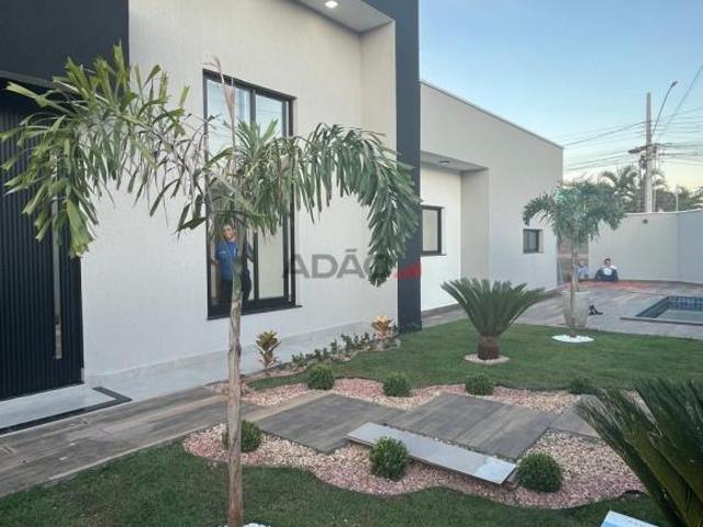CASA SENADOR CANEDO Casa de Rua com 3 Quarto s à Venda por R$ 950000.00 no setor null IN32434