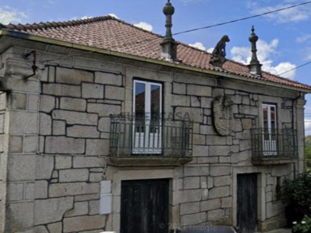 Casa senhorial t7, com brasão e muita história