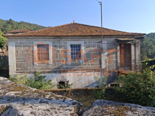 Casa Senhorial em Pedra p/ Restauro